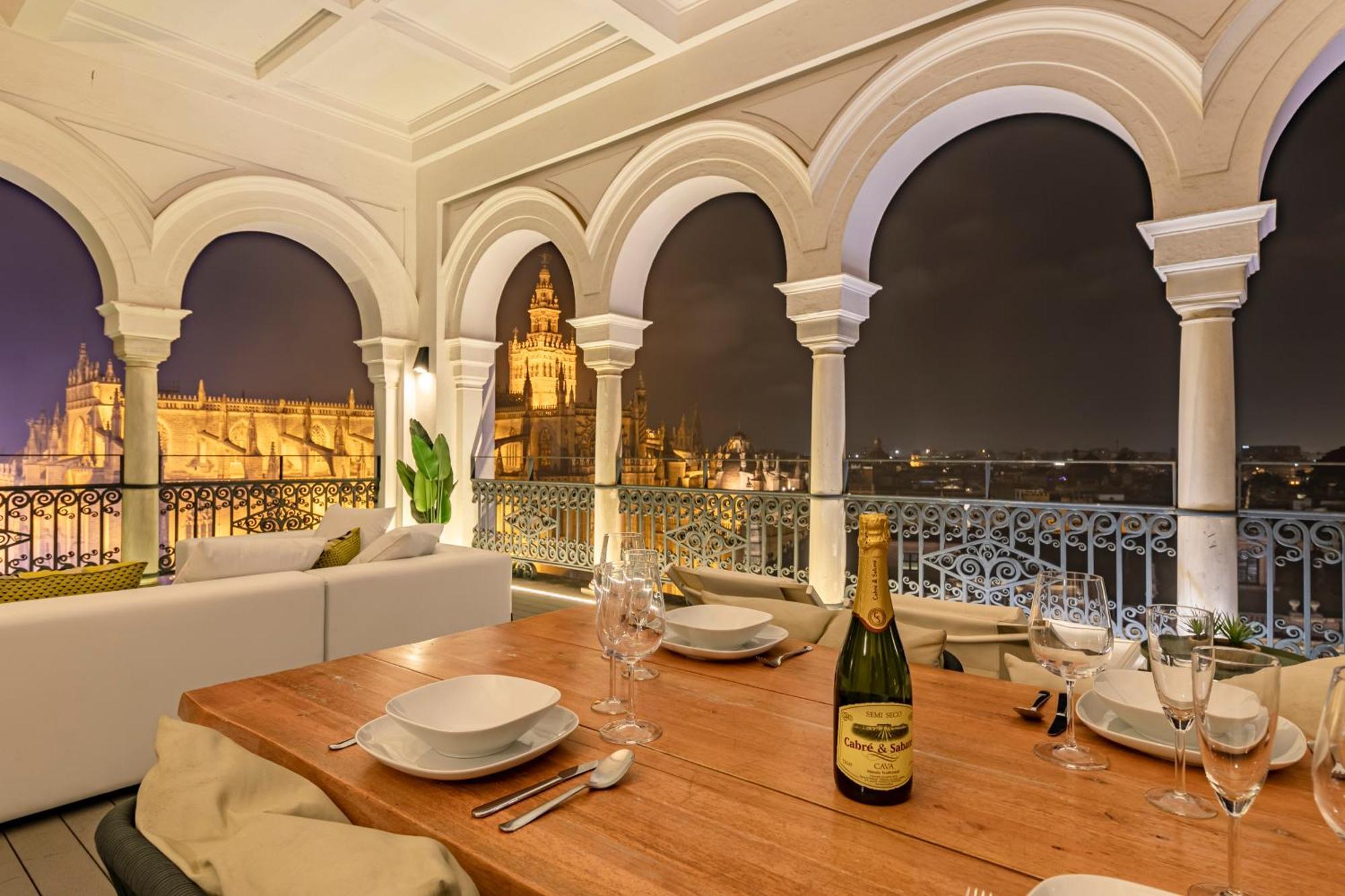 Isg Apartments The Most Exclusive Apartment In Sevillaparking Eksteriør billede