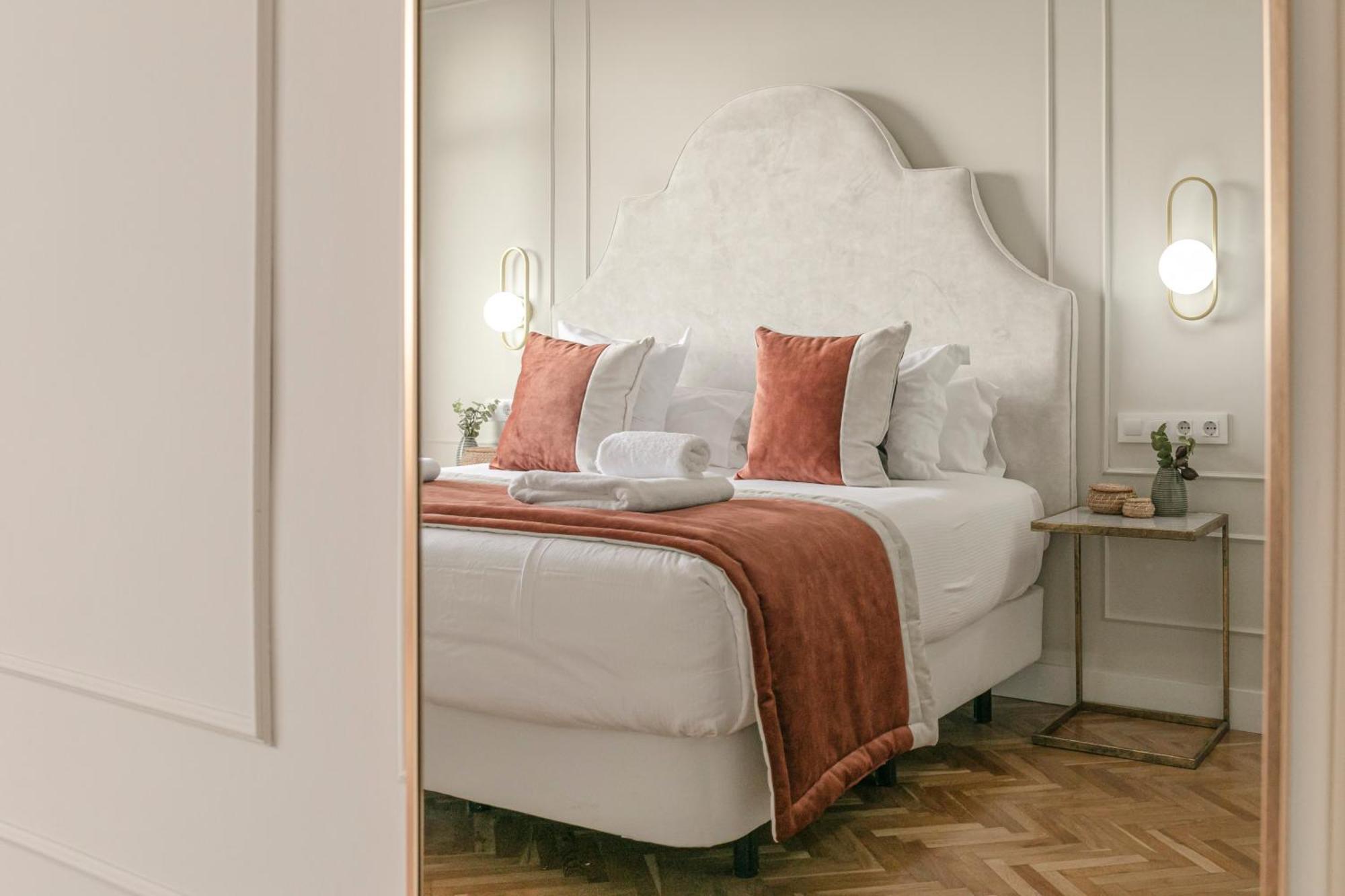 Isg Apartments The Most Exclusive Apartment In Sevillaparking Eksteriør billede