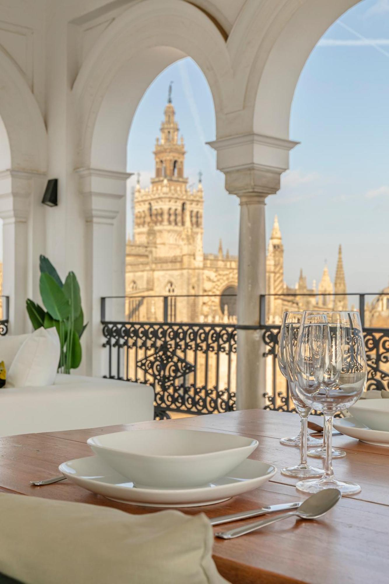Isg Apartments The Most Exclusive Apartment In Sevillaparking Eksteriør billede